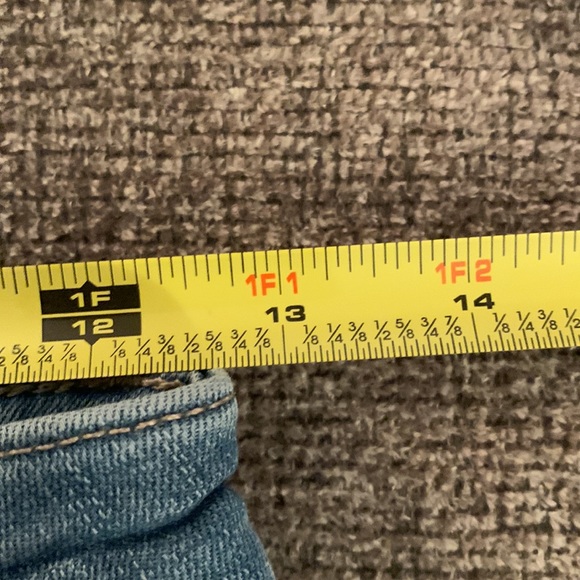 American Eagle Shorts - Picture 5 of 6